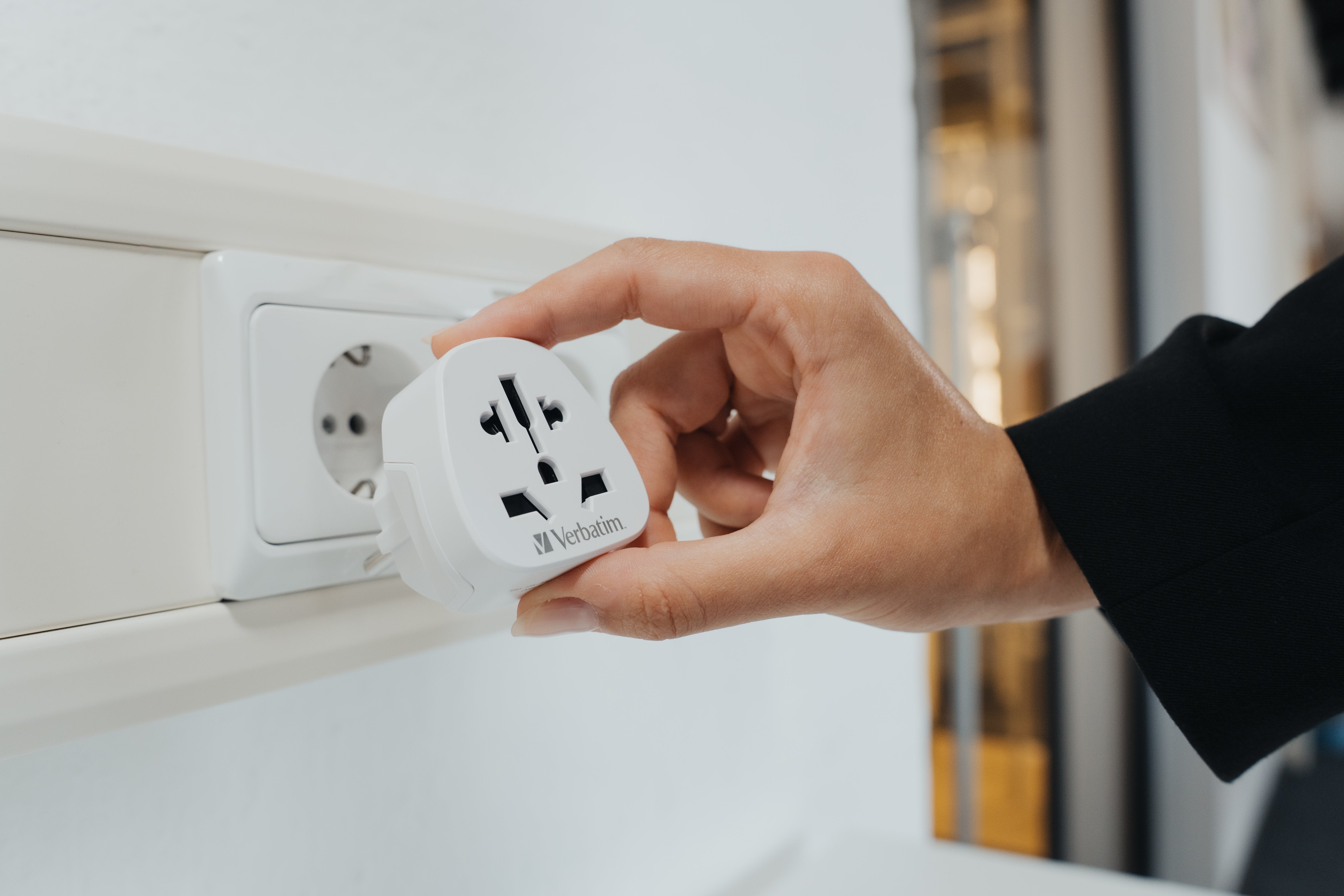 Verbatim World To Europe Travel Adapter Plug White Wteu-02 49549