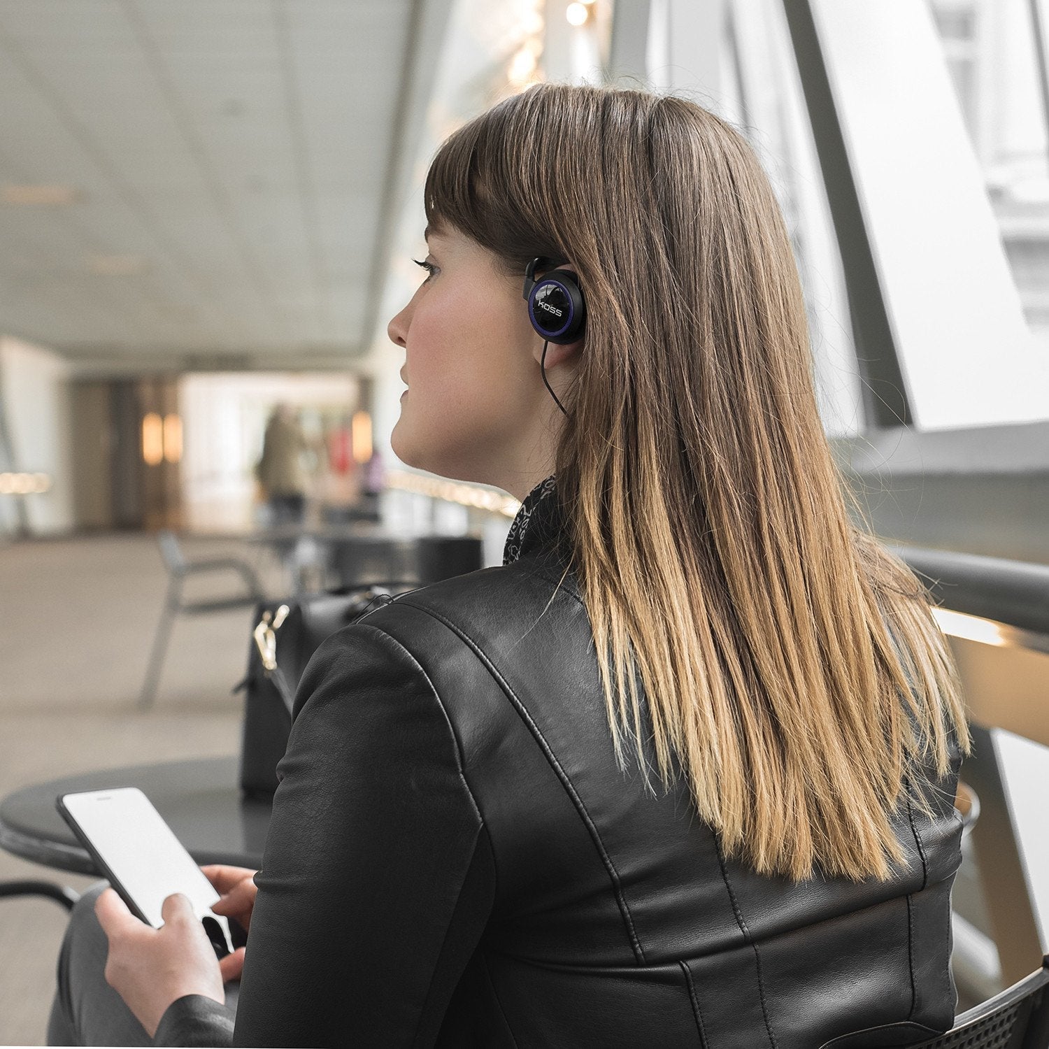 Koss Auriculares Bt221i In-Ear, Micrófono, Inalámbrico, Negro