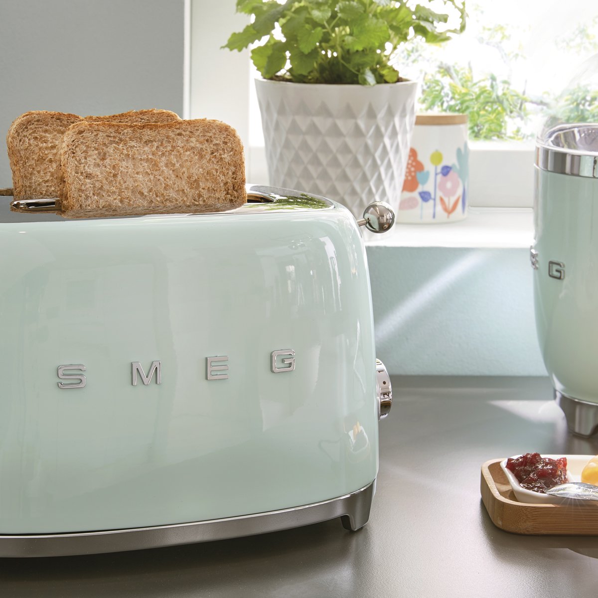 EAN 8017709189051 - Smeg TSF01PGEU tostadora 6 2 rebanada(s) 950 W Verde imagen 16