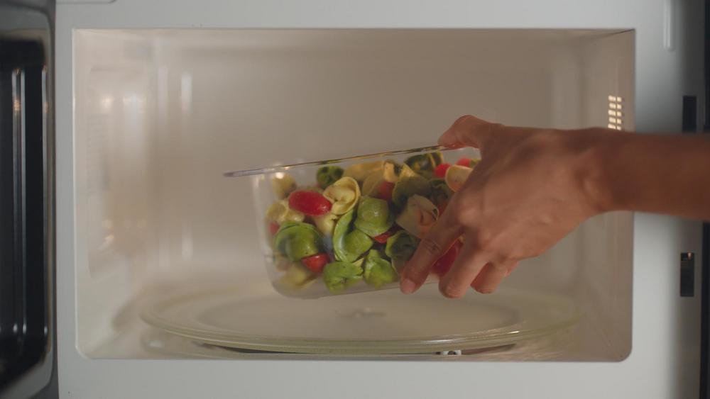EAN 5060569672396 - FoodSaver FFC023X recipiente de almacenar comida Ovalado Caja 1,8 L Negro, Transparente 1 pieza(s) imagen 2