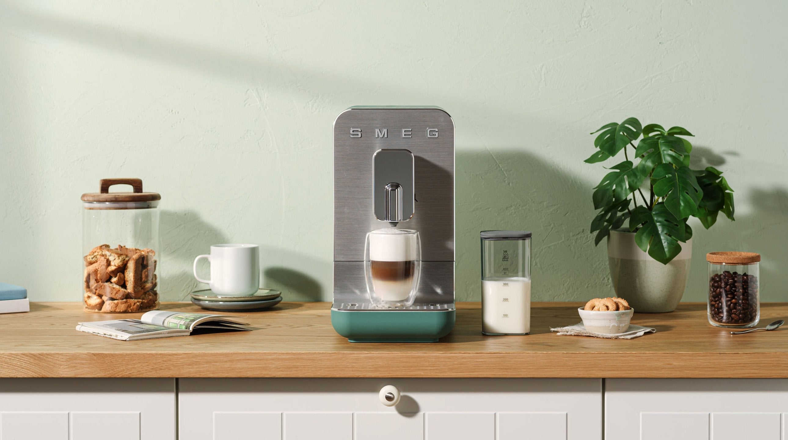 Cafetera Smeg Bcc13egmeu  Eléctrica Totalmente Automática Máquina Espresso 1,4 L