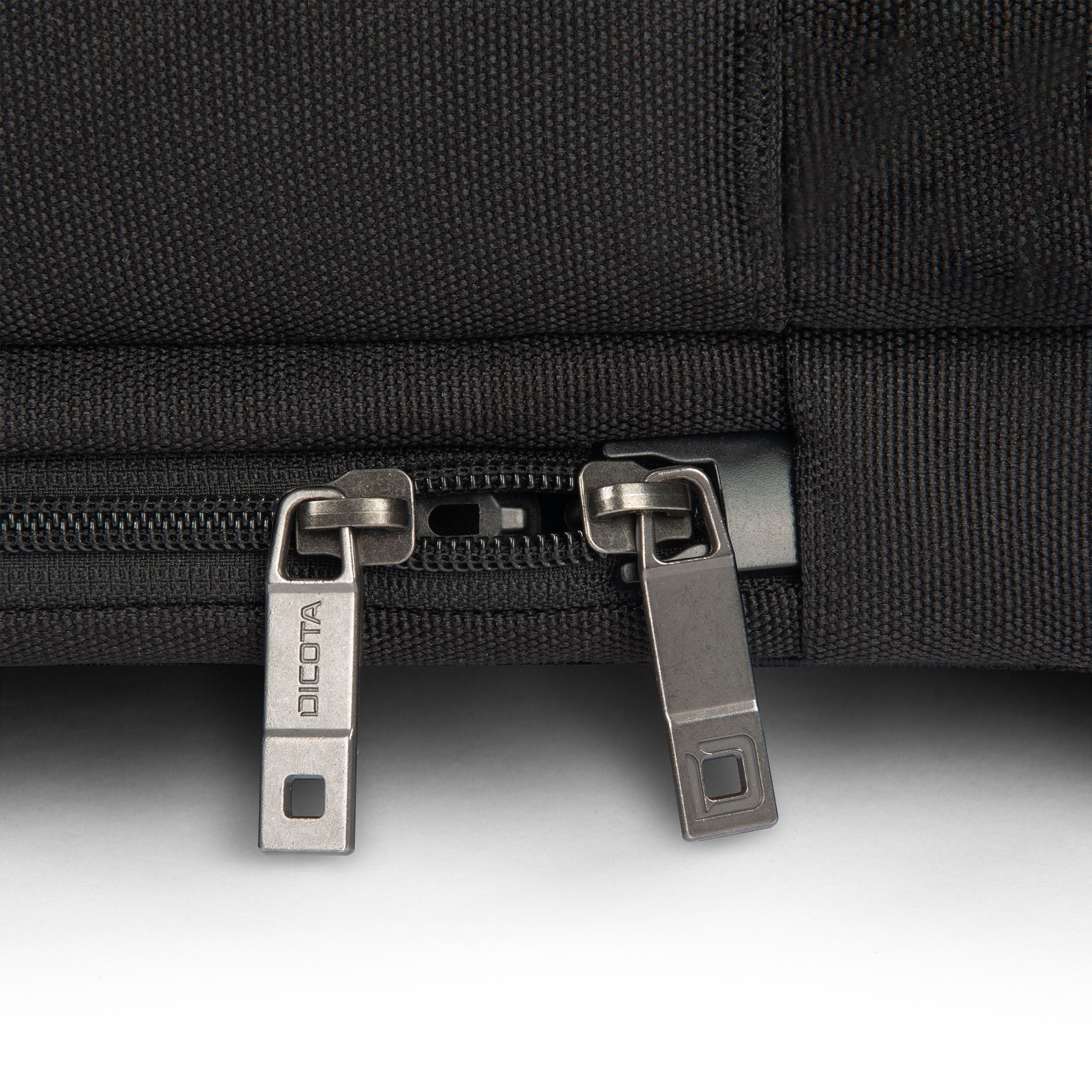EAN 7640239423237 - DICOTA D32173-RPET maletines para portátil 32,8 cm (12.9") Maletín Negro imagen 9