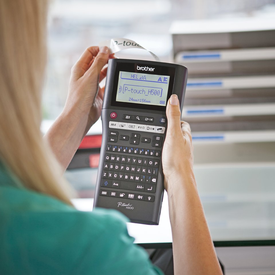 EAN 4977766729604 - Brother PT-H500 impresora de etiquetas 180 x 180 DPI 30 mm/s Alámbrico TZe QWERTY imagen 3