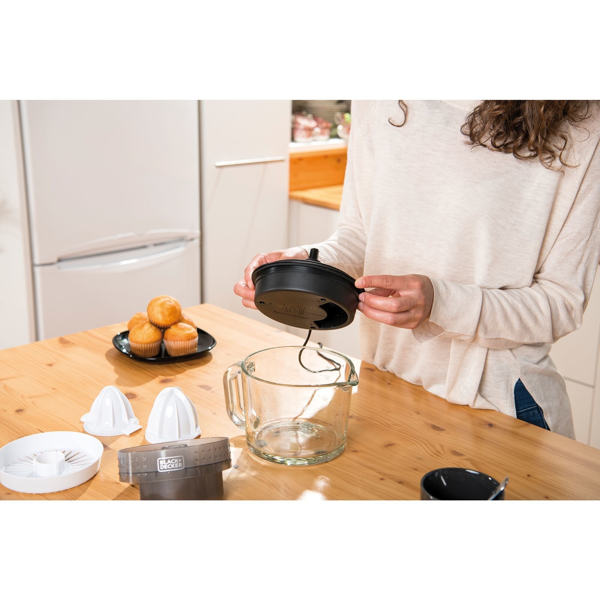 Exprimidor De Cítricos Tradicional Black+Decker Bxcj30e Es9240070b (30w, 1l, Color Negro)