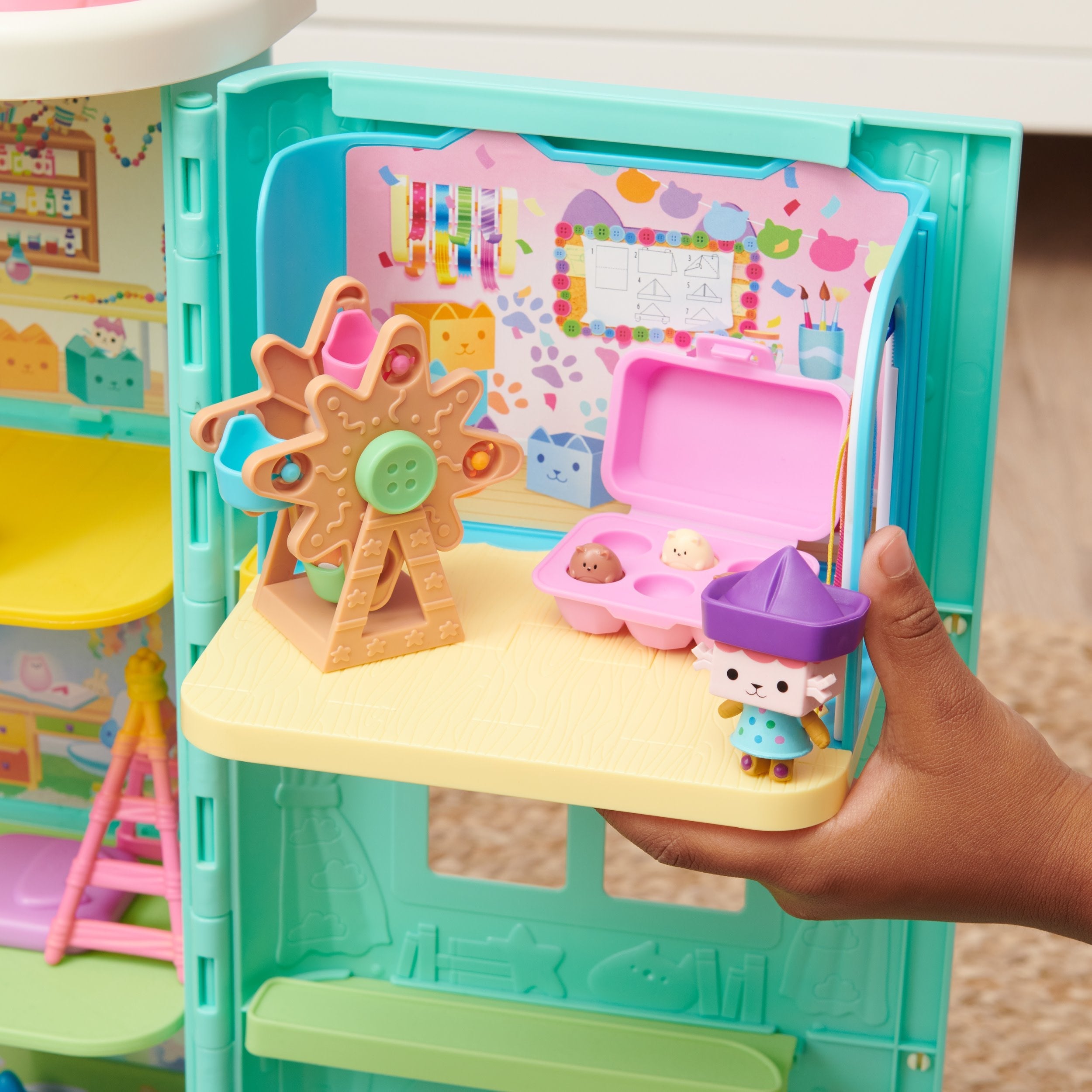 Spin Master Gabby'S Dollhouse Deluxe Room-A-Re-Room, Telón De Fondo 6064151