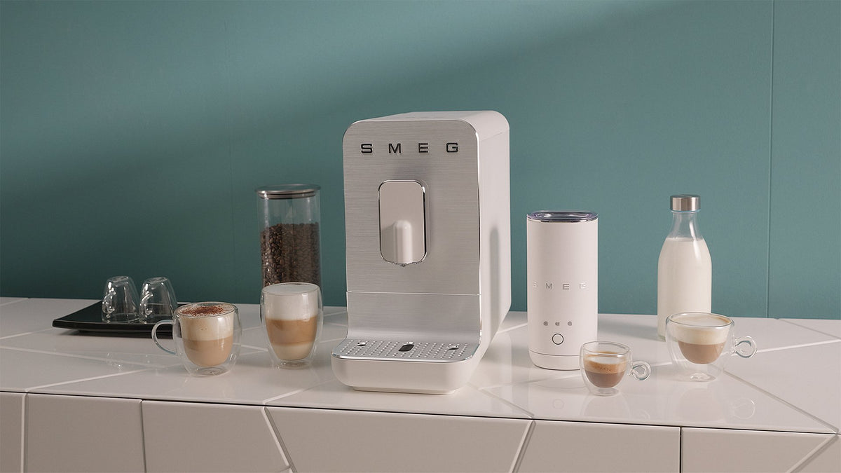 EAN 8017709334819 - Smeg BCC11WHMEU cafetera eléctrica Totalmente automática Máquina espresso 1,4 L imagen 26