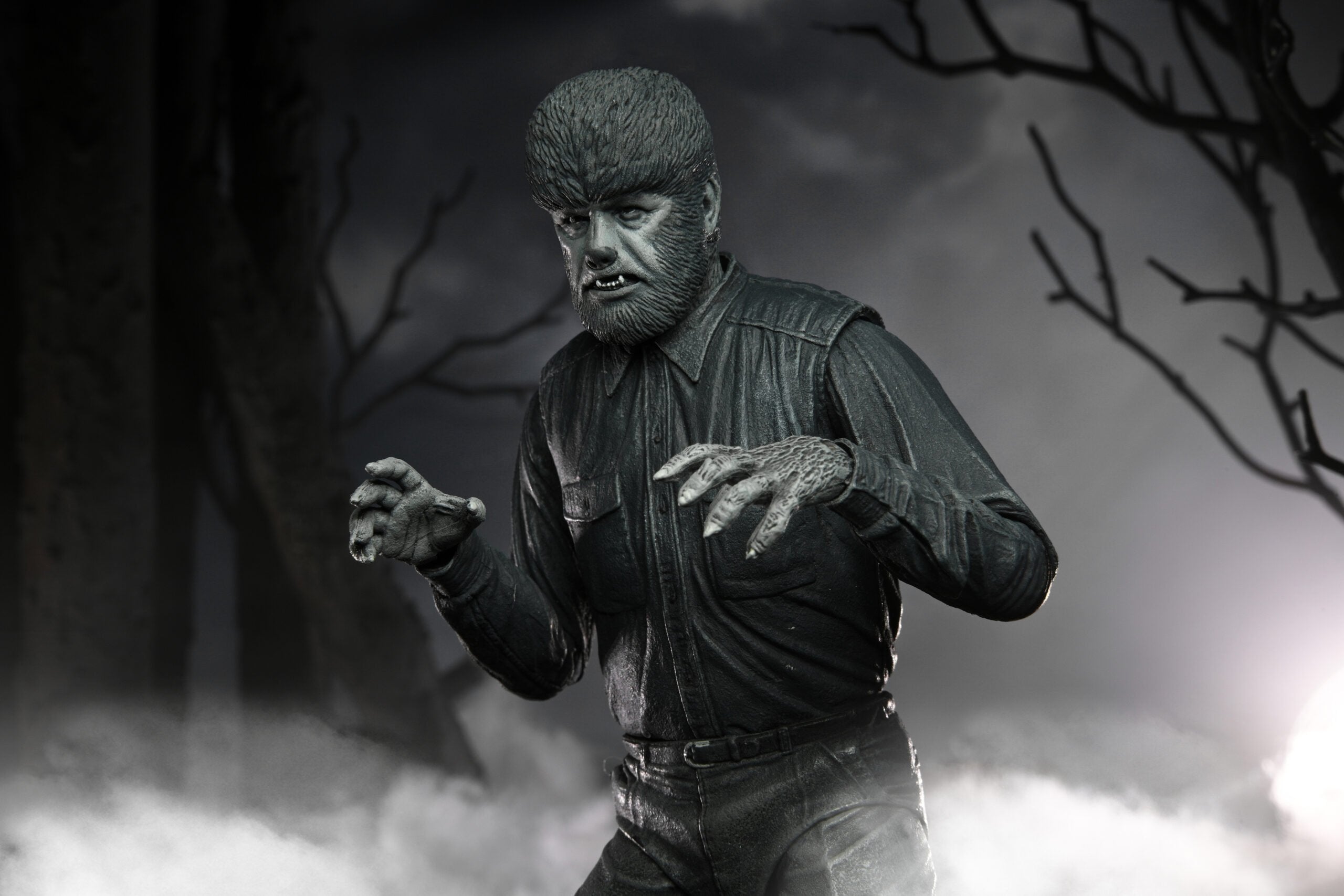 Figura Neca Universal Monster Scale Action Ultimate Wolf (B&W)