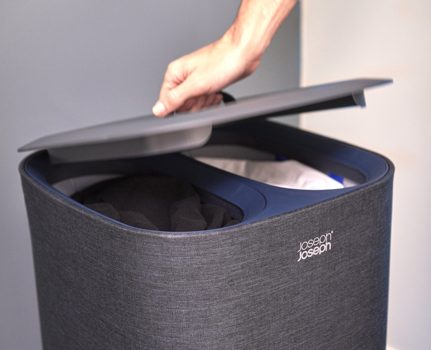 Cesto De Ropa 60l Negro Tota Joseph Joseph