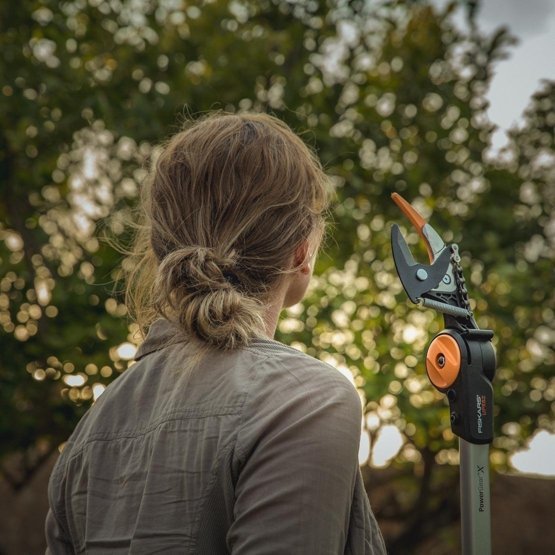 Tijeras De Podar  Fiskars Powergear X Cutting Jirafa Upx82 1023625