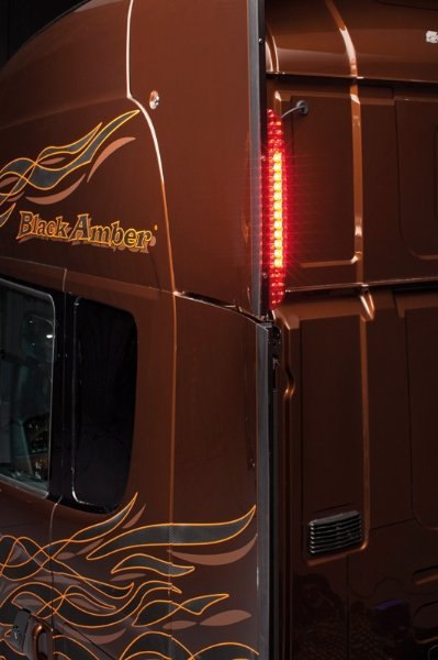 Italeri Italeri Scania R730 Black Amber