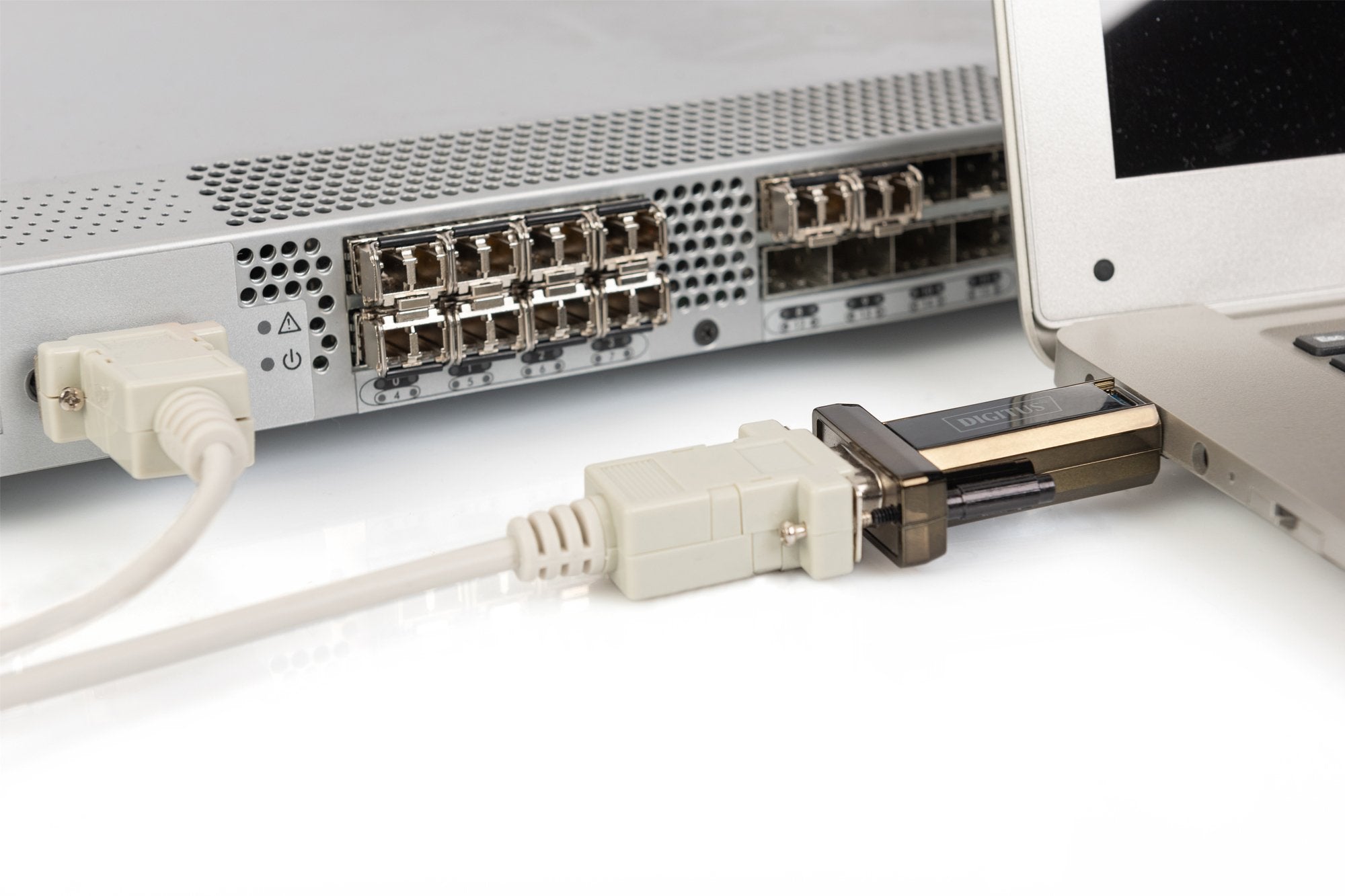 EAN 4016032456308 - Digitus DA-70167 cambiador de género para cable D-Sub Negro imagen 2