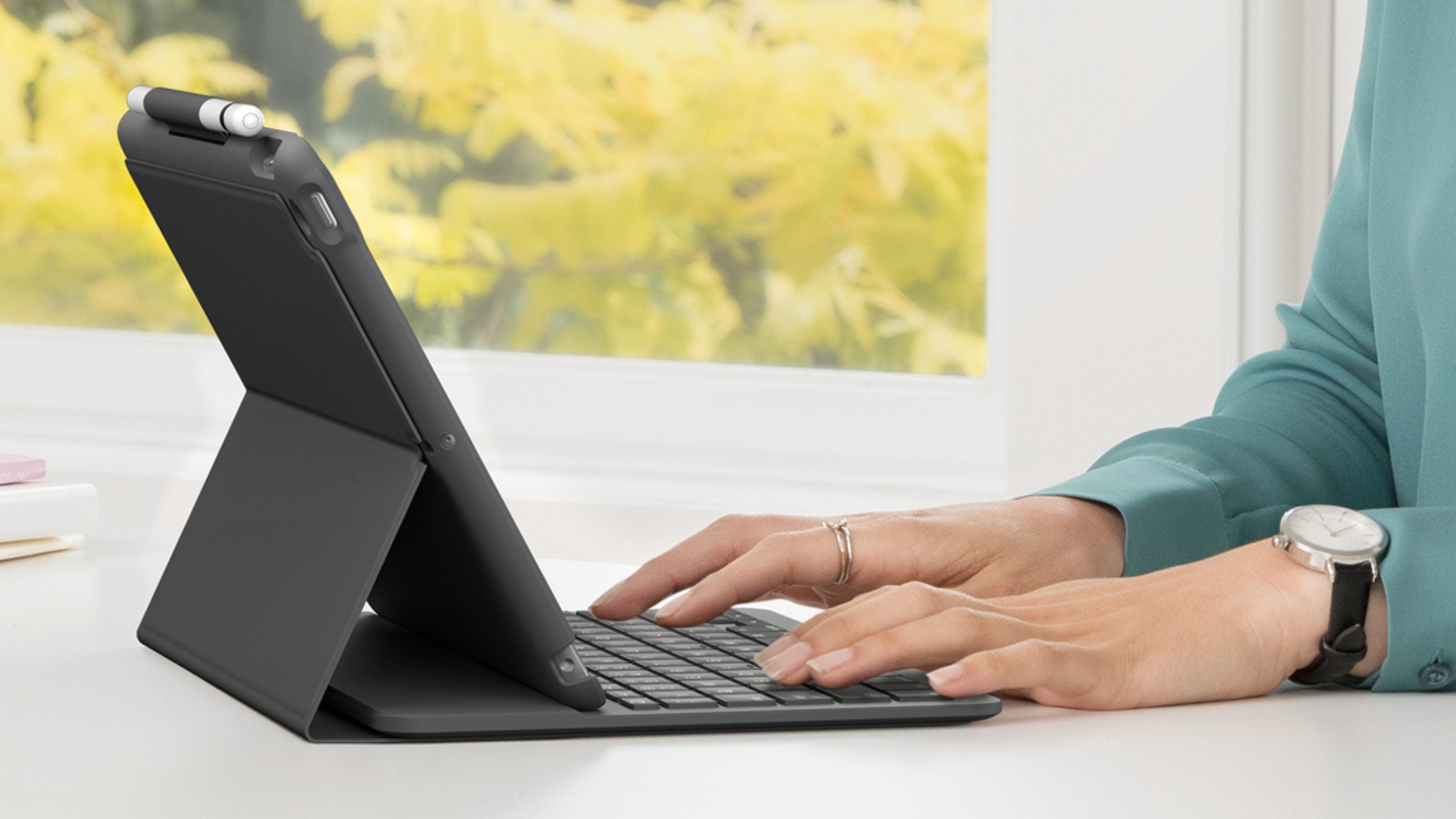 Logitech Slim Folio Teclado Para Móvil Qwerty Inglés Del Reino Unido Grafito Bluetooth