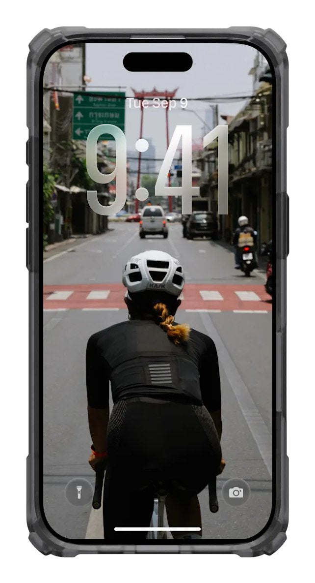 Uag Funda Plasma Xte Gris Ceniza Titanio Apple Iphone 17