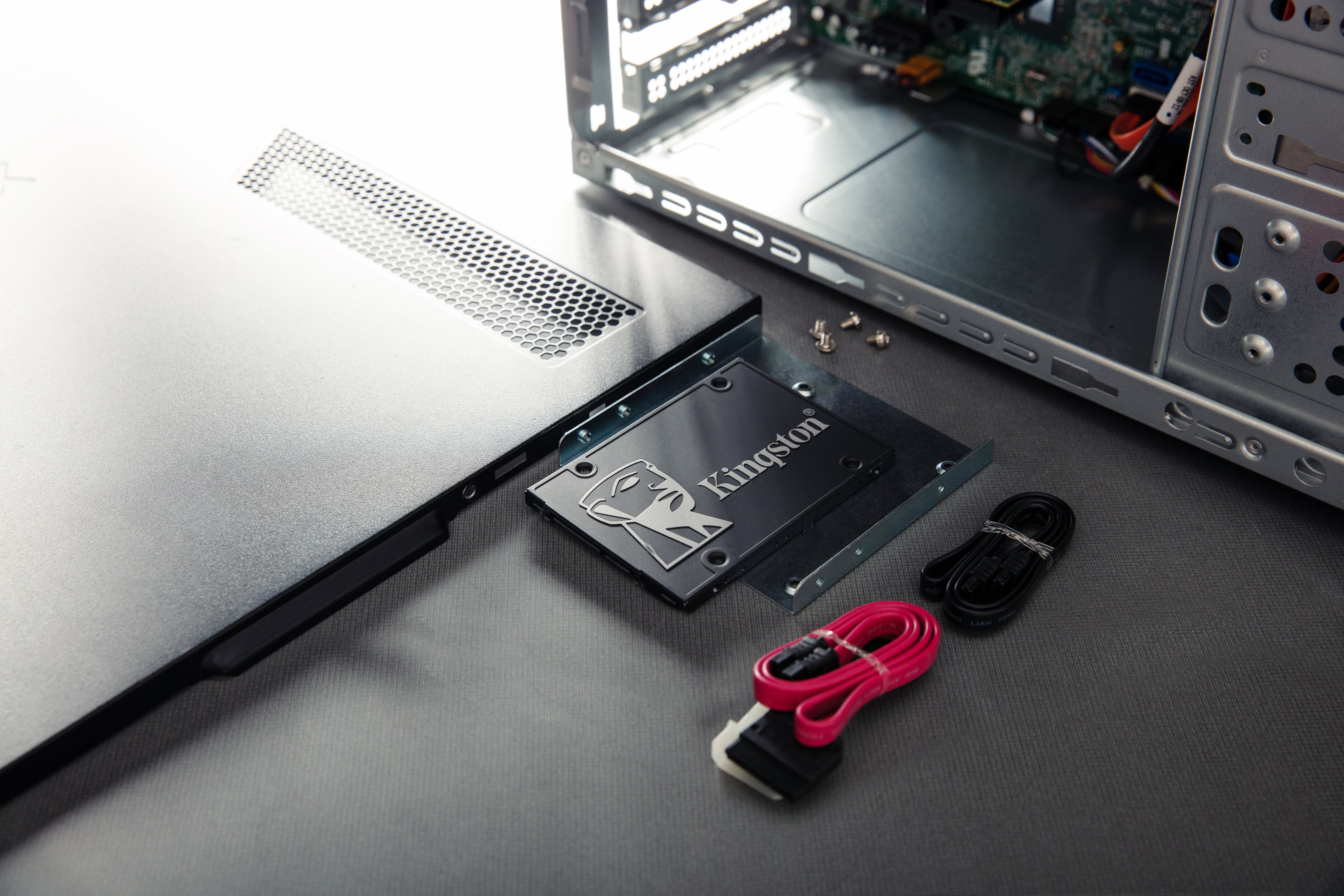 EAN 0740617304350 - Kingston Technology KC600 2,05 TB 2.5" Serial ATA III 3D TLC imagen 6