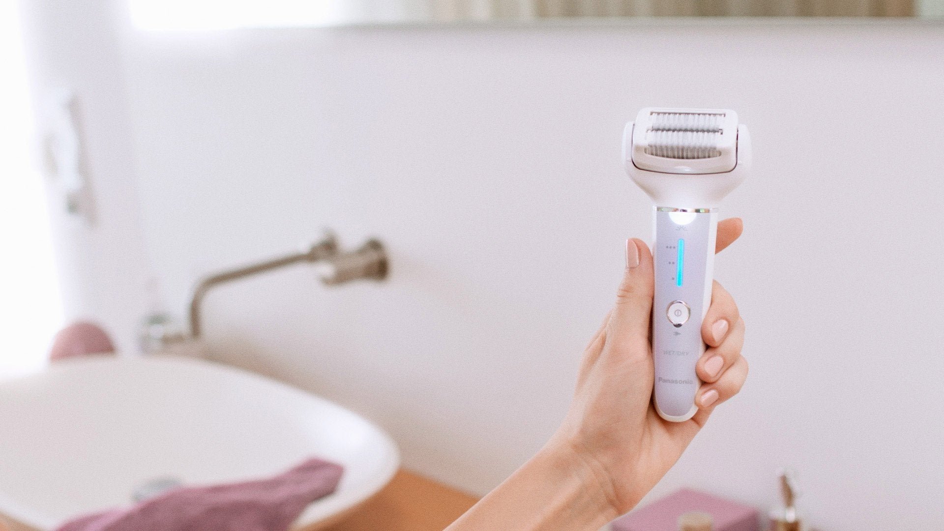 EAN 5025232928958 - Panasonic ES-EY30 60 pinzas Rosa, Blanco imagen 7