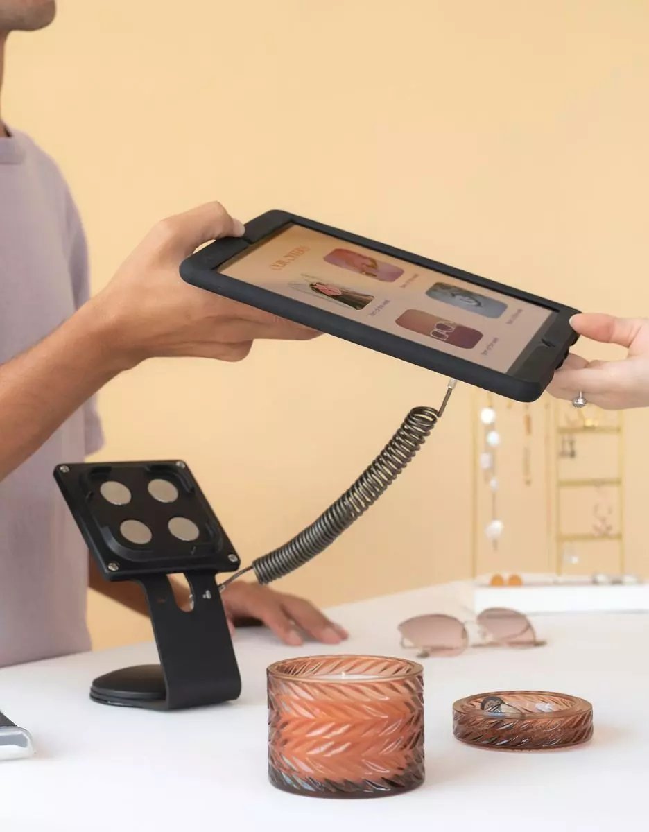 K/Univ Tablet Magnetic Cntr/Wall Mnt Bk