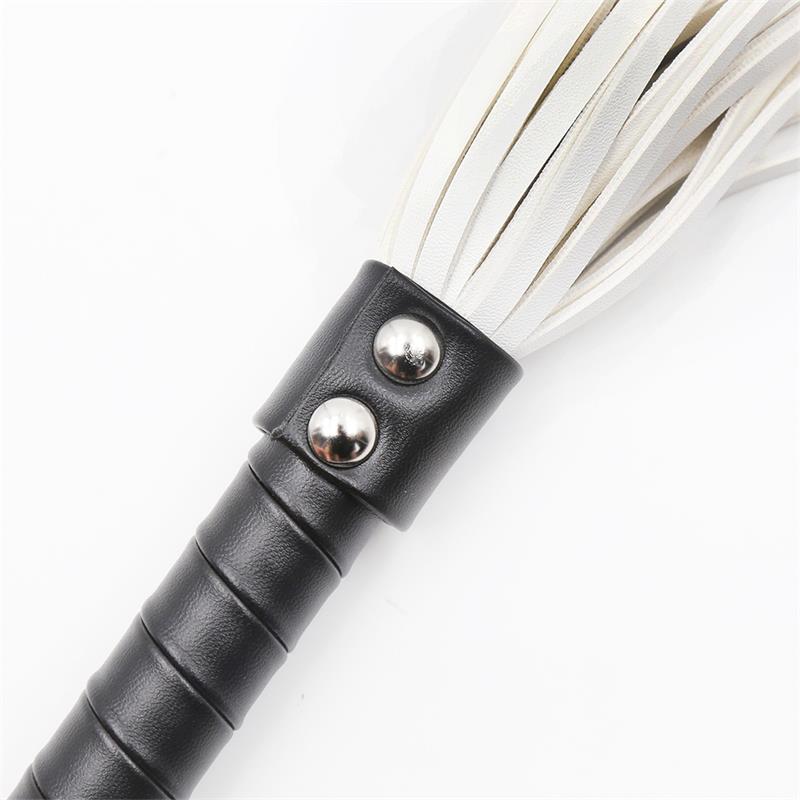 Flogger Con Doble Remache 44 Cm