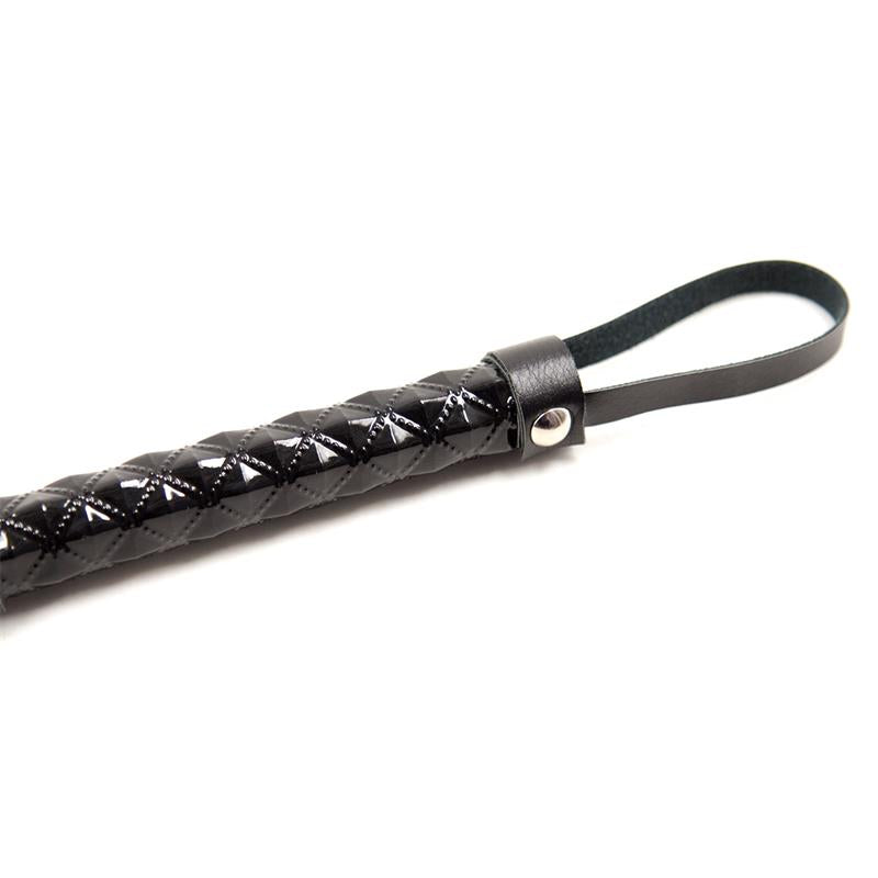 Flogger Con Patrón De Diamante Negro