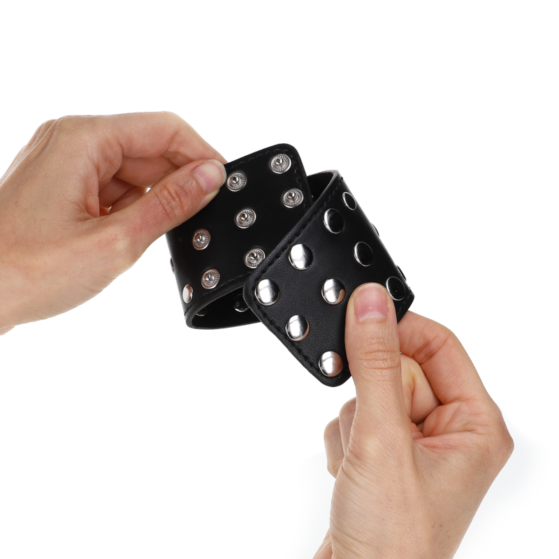 Kink - Muñequeras Con Cierre A Presión Lleno De Tachuelas Ajustable Negro 19-24 Cm X 5.5 Cm