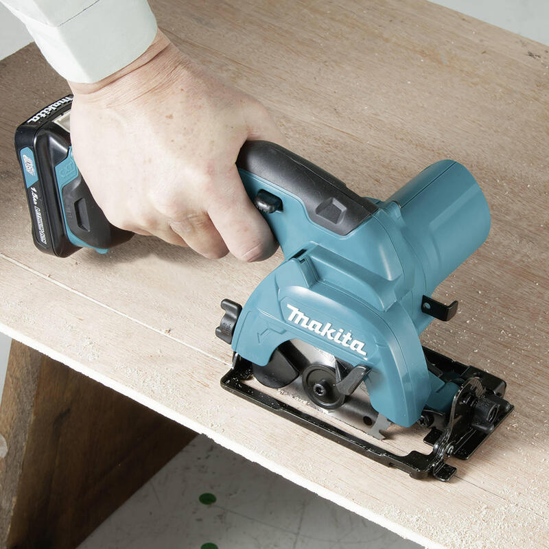 Makita Sierra Circular De Mano Inalámbrica Hs301dz, 10,8 Voltios Hs301dz
