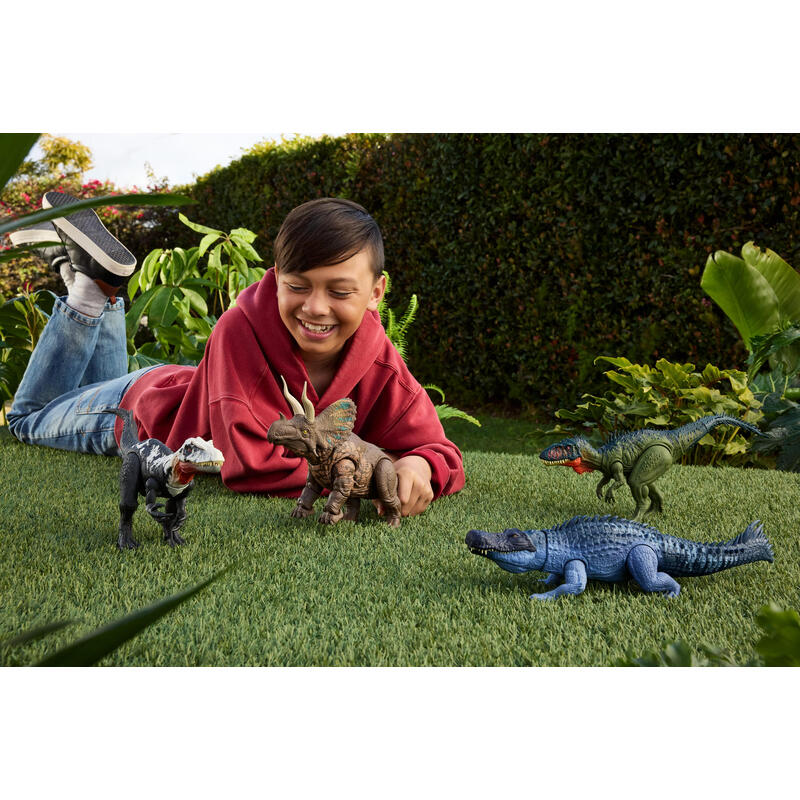 Mattel Jgb94, Muñecos