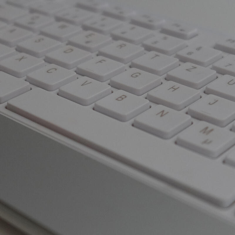 Mediarange Mros106 Teclado Ratón Incluido Hogar Rf Inalámbrico Qwertz Alemán Plata, Blanco