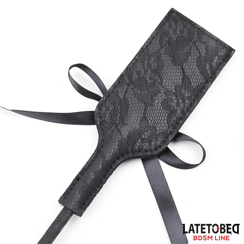 Multi Feathers Tickler And Lace Ribbon Paddle Comb