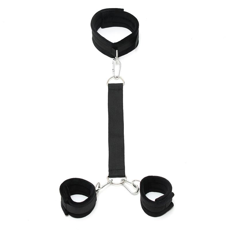 Collar Con Esposas Ajustables  Negro